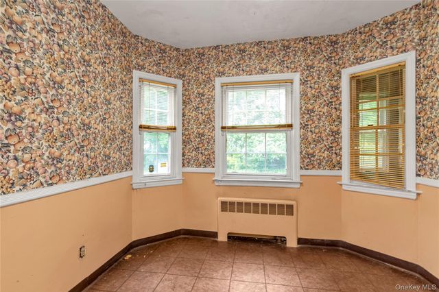 85-22 218th Street, Hollis Hills, NY 11427
