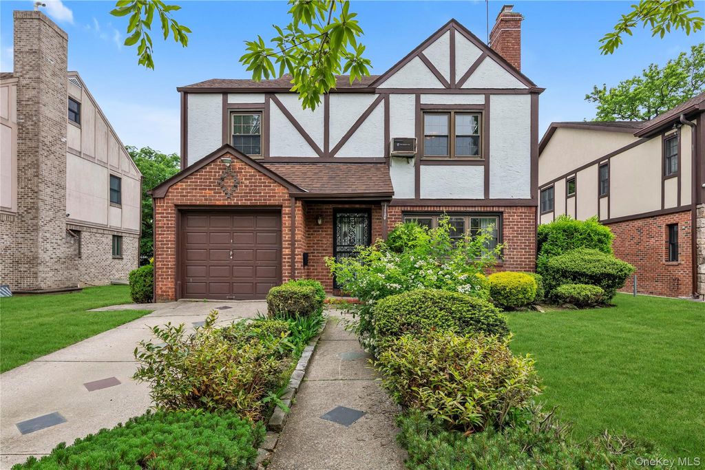 85-22 218th Street, Hollis Hills, NY 11427