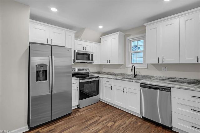 328 Cedar ST, Suffolk, VA 23434