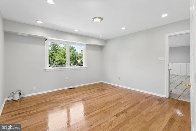 32 COUNTRY WALK, Cherry Hill, NJ 08003
