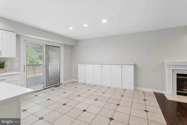 32 COUNTRY WALK, Cherry Hill, NJ 08003