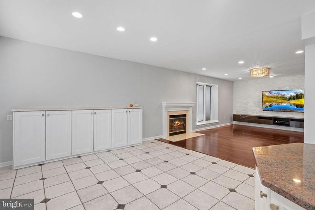 32 COUNTRY WALK, Cherry Hill, NJ 08003