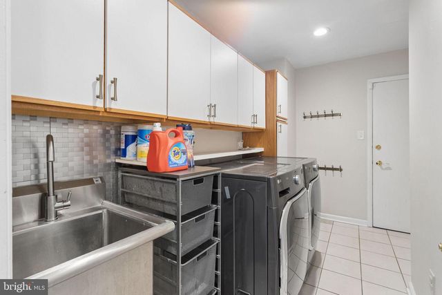 32 COUNTRY WALK, Cherry Hill, NJ 08003