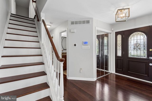 32 COUNTRY WALK, Cherry Hill, NJ 08003