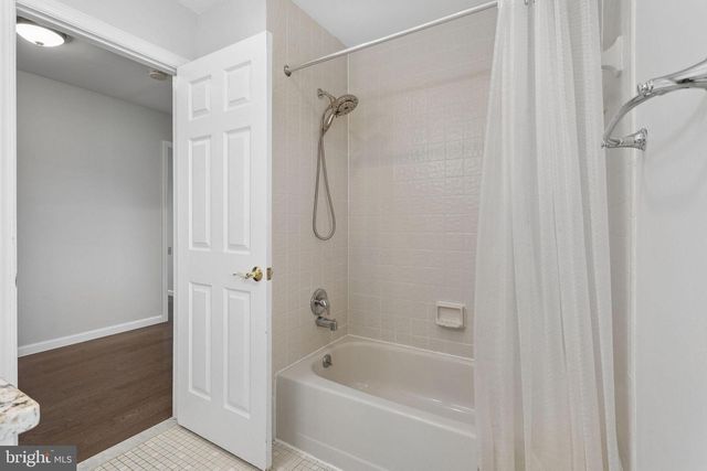 32 COUNTRY WALK, Cherry Hill, NJ 08003