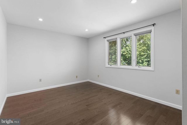 32 COUNTRY WALK, Cherry Hill, NJ 08003