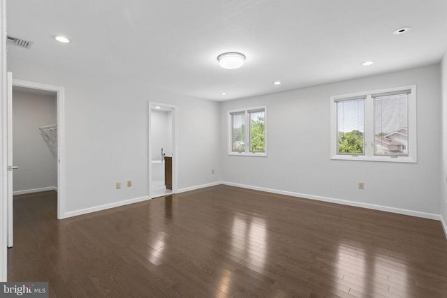 32 COUNTRY WALK, Cherry Hill, NJ 08003