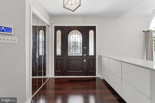 32 COUNTRY WALK, Cherry Hill, NJ 08003