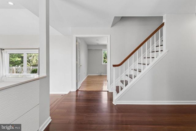 32 COUNTRY WALK, Cherry Hill, NJ 08003