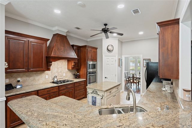 704 Prestwick Court, College Station, TX 77845