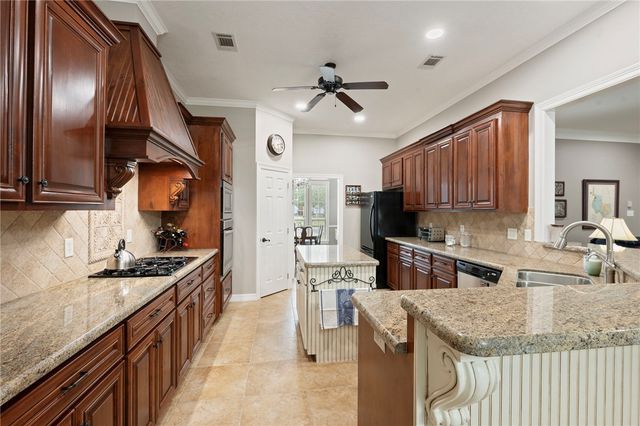 704 Prestwick Court, College Station, TX 77845