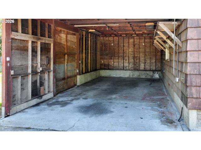 735 3RD Ave, Gearhart, OR 97138