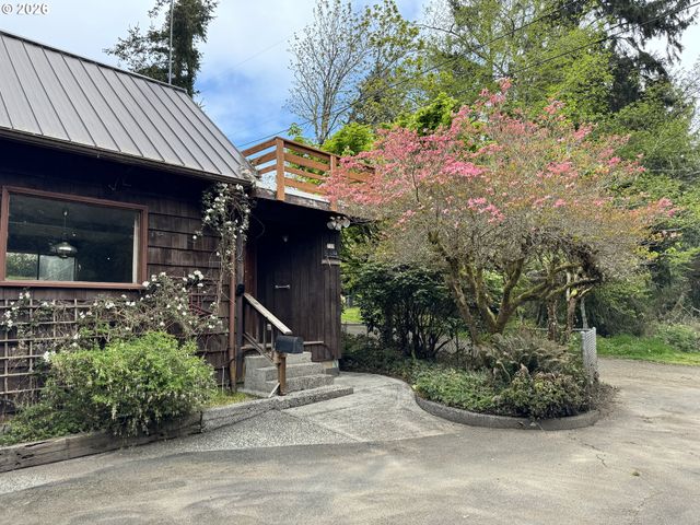 735 3RD Ave, Gearhart, OR 97138