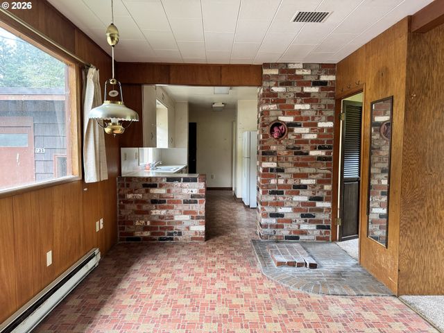 735 3RD Ave, Gearhart, OR 97138