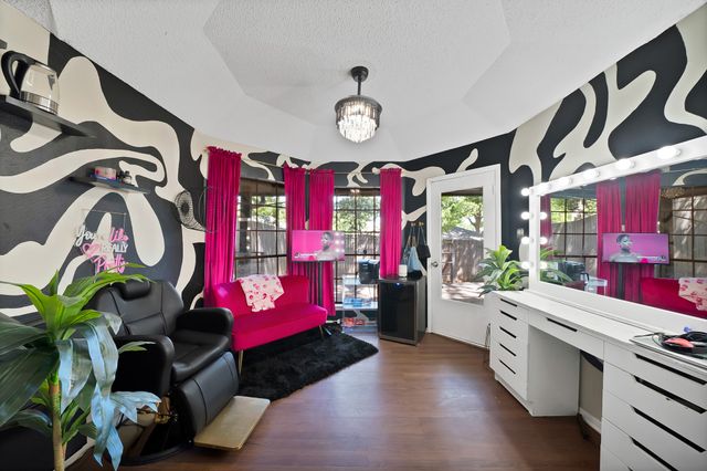 5715 Trail Crest Drive, Arlington, TX 76017
