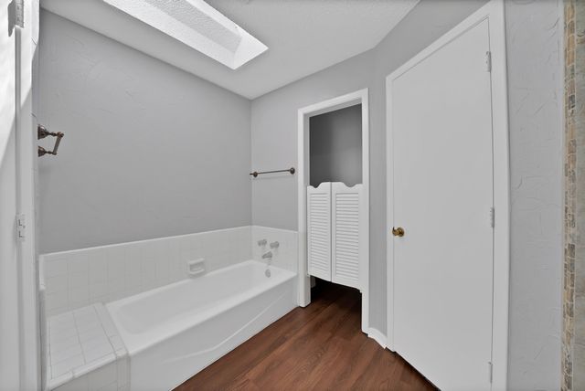 5715 Trail Crest Drive, Arlington, TX 76017