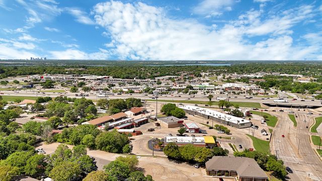 5715 Trail Crest Drive, Arlington, TX 76017