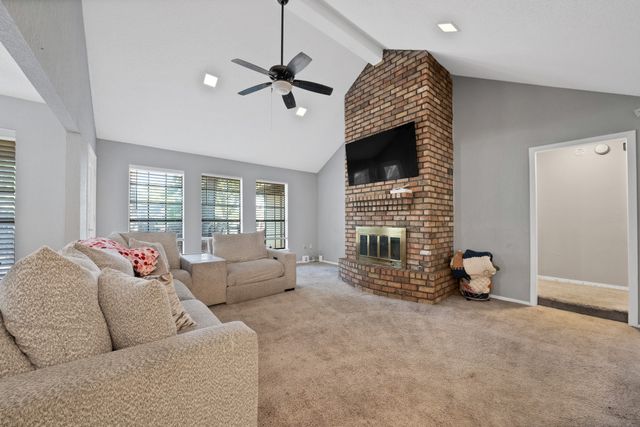 5715 Trail Crest Drive, Arlington, TX 76017