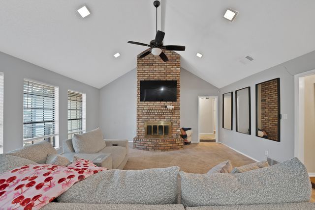 5715 Trail Crest Drive, Arlington, TX 76017