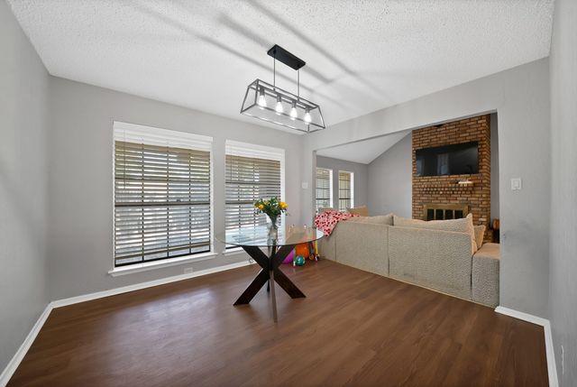 5715 Trail Crest Drive, Arlington, TX 76017