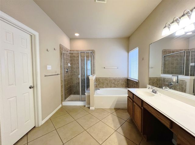 552 Kerry Street, Crowley, TX 76036
