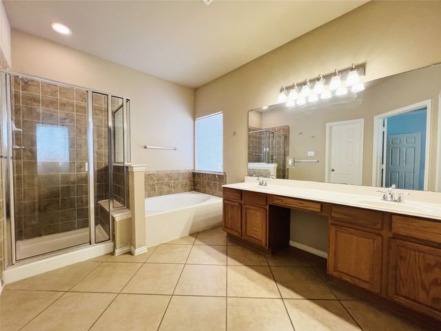 552 Kerry Street, Crowley, TX 76036