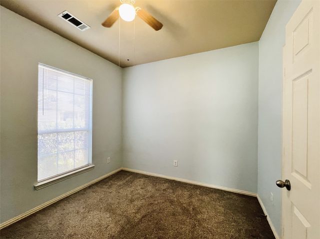 552 Kerry Street, Crowley, TX 76036