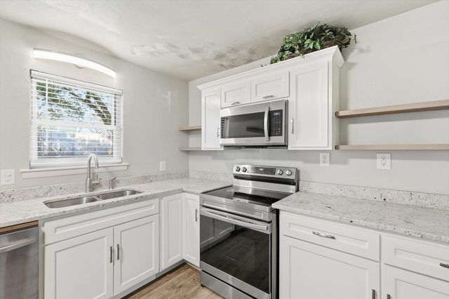 1204 Crestview Drive, Hurst, TX 76053