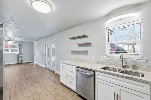 1204 Crestview Drive, Hurst, TX 76053