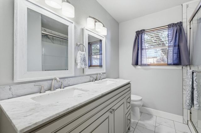 1204 Crestview Drive, Hurst, TX 76053