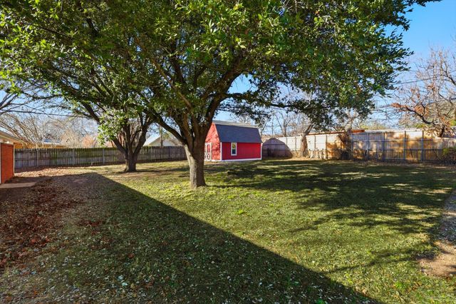 1204 Crestview Drive, Hurst, TX 76053