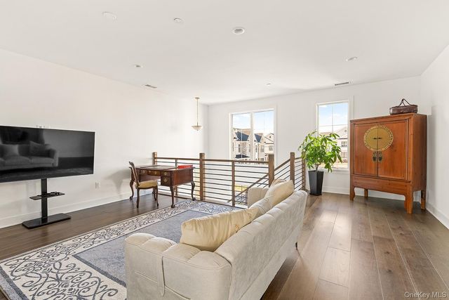 26 Wallace Way, Chappaqua, NY 10514