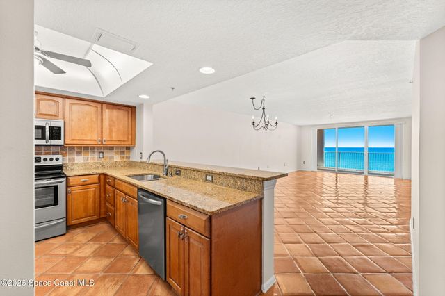 1345 N Highway A1a 404, Indialantic, FL 32903