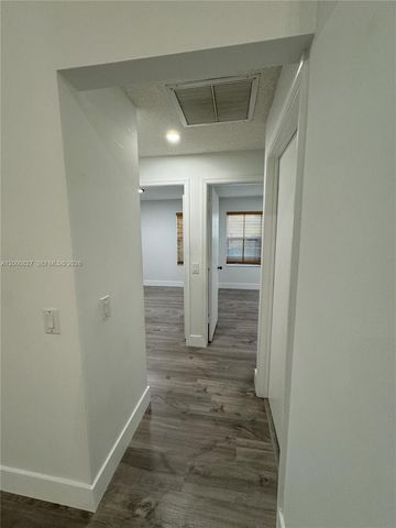 4136 Pine Ridge Ln, Weston, FL 33331