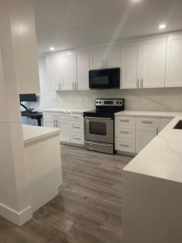 4136 Pine Ridge Ln, Weston, FL 33331