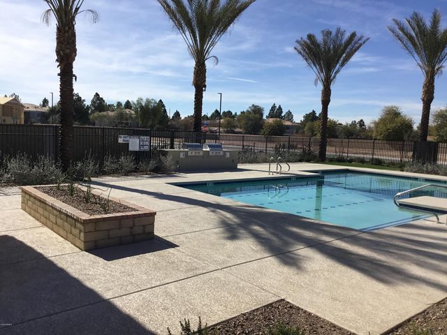 715 N Sparrow Drive, Gilbert, AZ 85234