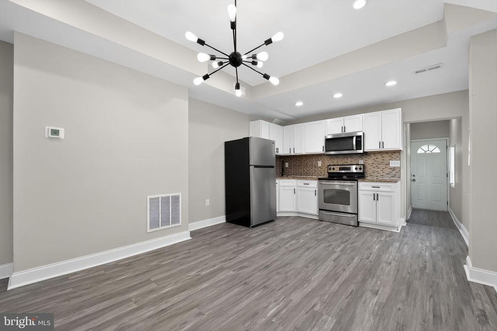 Image 10 of property listing at 2809 TAYLOR AVE, Baltimore, MD 21234