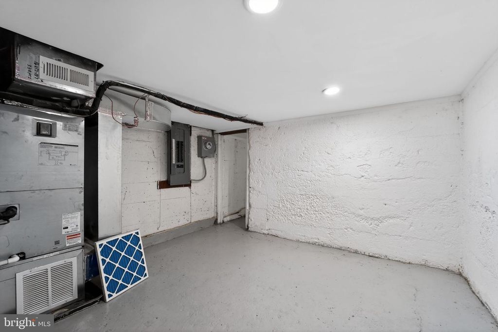 Image 28 of property listing at 2809 TAYLOR AVE, Baltimore, MD 21234