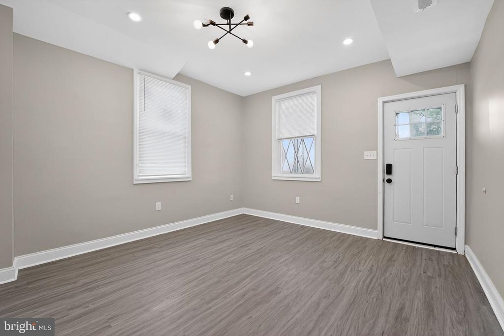 Image 4 of property listing at 2809 TAYLOR AVE, Baltimore, MD 21234