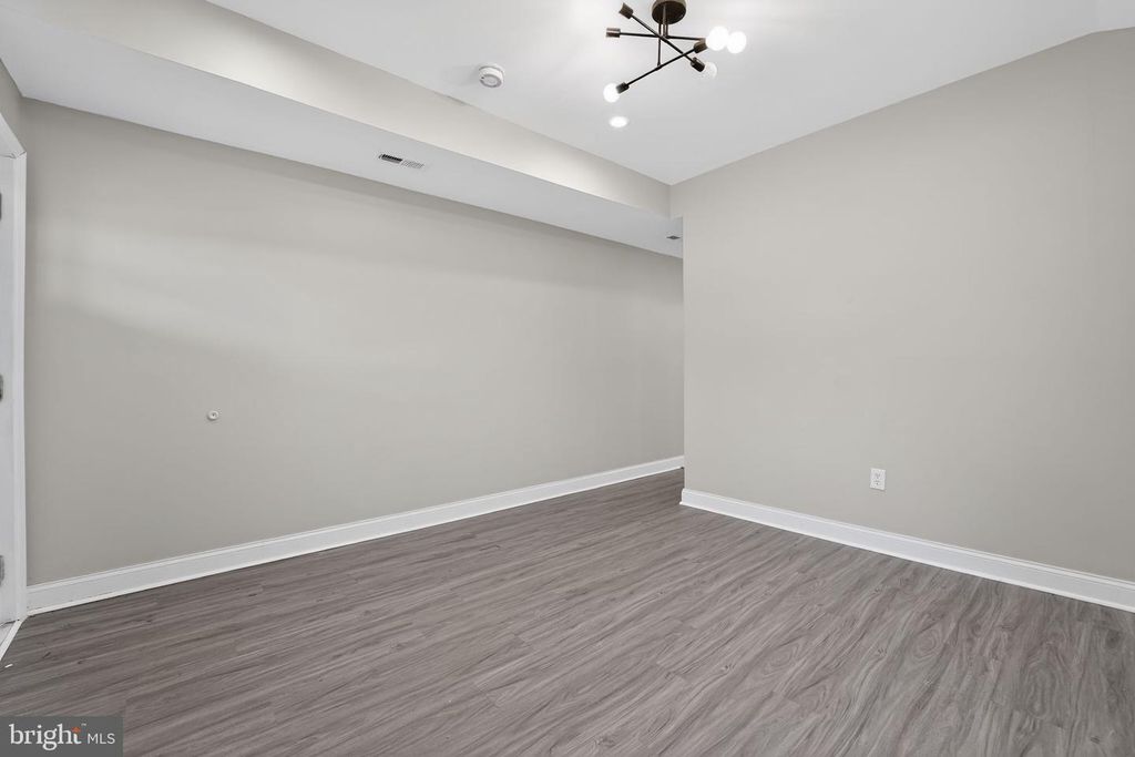 Image 5 of property listing at 2809 TAYLOR AVE, Baltimore, MD 21234