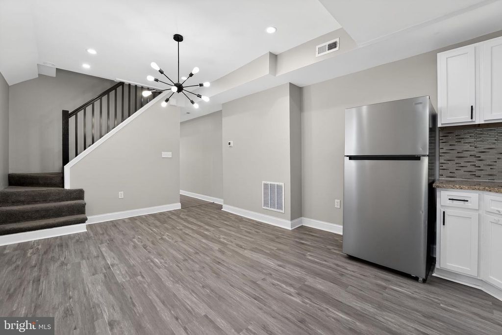 Image 7 of property listing at 2809 TAYLOR AVE, Baltimore, MD 21234