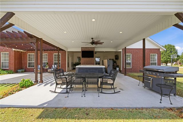 226 Fredonia Street, Elm Springs, AR 72762
