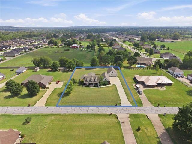 226 Fredonia Street, Elm Springs, AR 72762