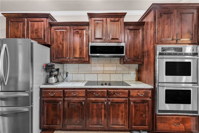 226 Fredonia Street, Elm Springs, AR 72762
