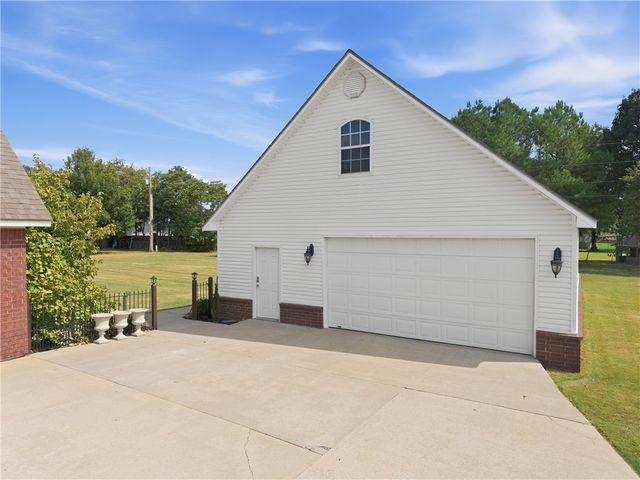 226 Fredonia Street, Elm Springs, AR 72762