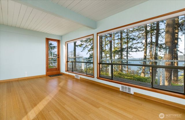 3155 Fox Spit Road, Langley, WA 98260