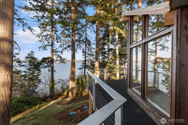 3155 Fox Spit Road, Langley, WA 98260