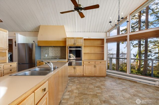 3155 Fox Spit Road, Langley, WA 98260