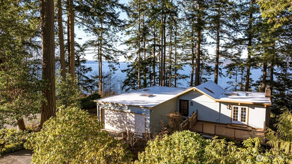 3155 Fox Spit Road, Langley, WA 98260