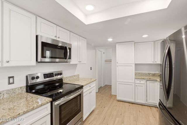 9141 E Indian Canyon Road, Tucson, AZ 85749